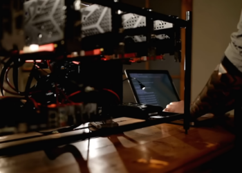 Bitcoin Reorg: Rare Two-Block Reorganization at Height 941880