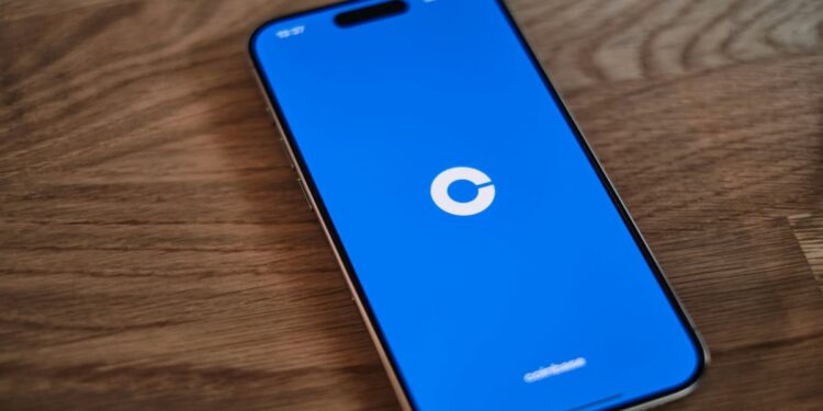 Coinbase Institutional Clients Have Until Aug. 28 to Opt Out of Automatic Deribit Migration