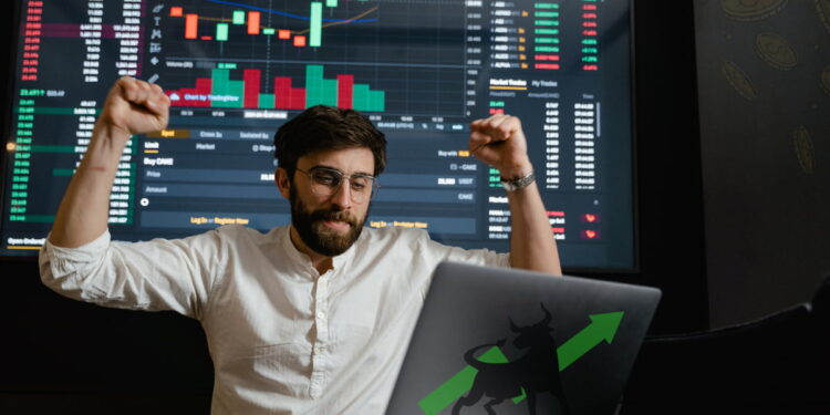MSTR Jumps 10% Premarket as Bitcoin Retakes $72K