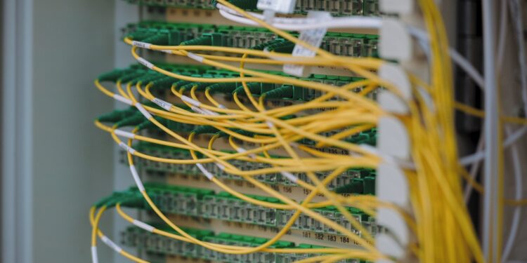 Coinbase Scrambles to Fix Delayed APT and EGLD Transfers
