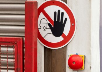 The Hidden Leverage Risk in Crypto's Synthetic Stock Perpetuals